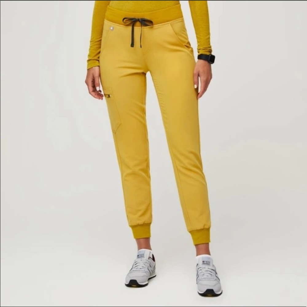 Figs Light Gold Zamora Jogger Size Medium Regular